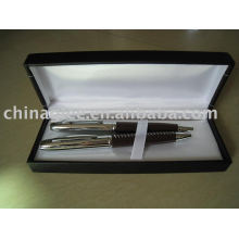 Exclusive leather pen set